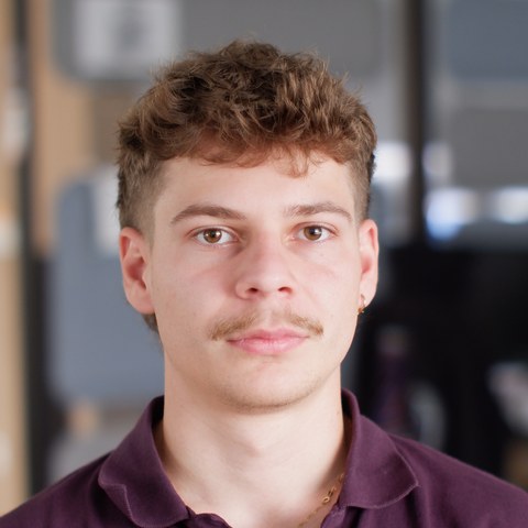 Alex Frolo, AI trainer, automation and web specialist