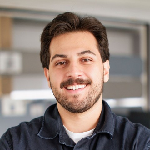 Arshia Kahani, AI trainer, automation and web specialist